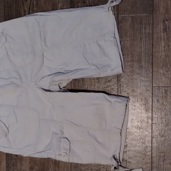 NWOT St. John's Bay Bermudas - Picture 3 of 7